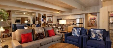 TV, fireplace