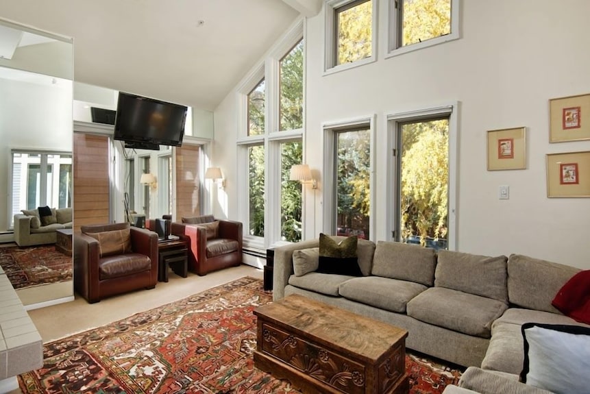 Old Hundred Unit 102 | Townhouse With Treetop Views & Excellent Location, 3 Blocks To Ski Slopes - Aspen, CO