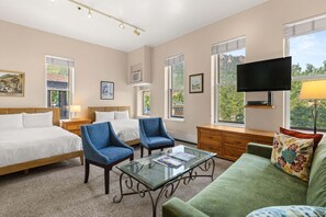 1 bedroom, WiFi - Independence Square 213 | Spacious Hotel Room with 2 Queen Beds, Wet Bar, and Sitting Area (Aspen)