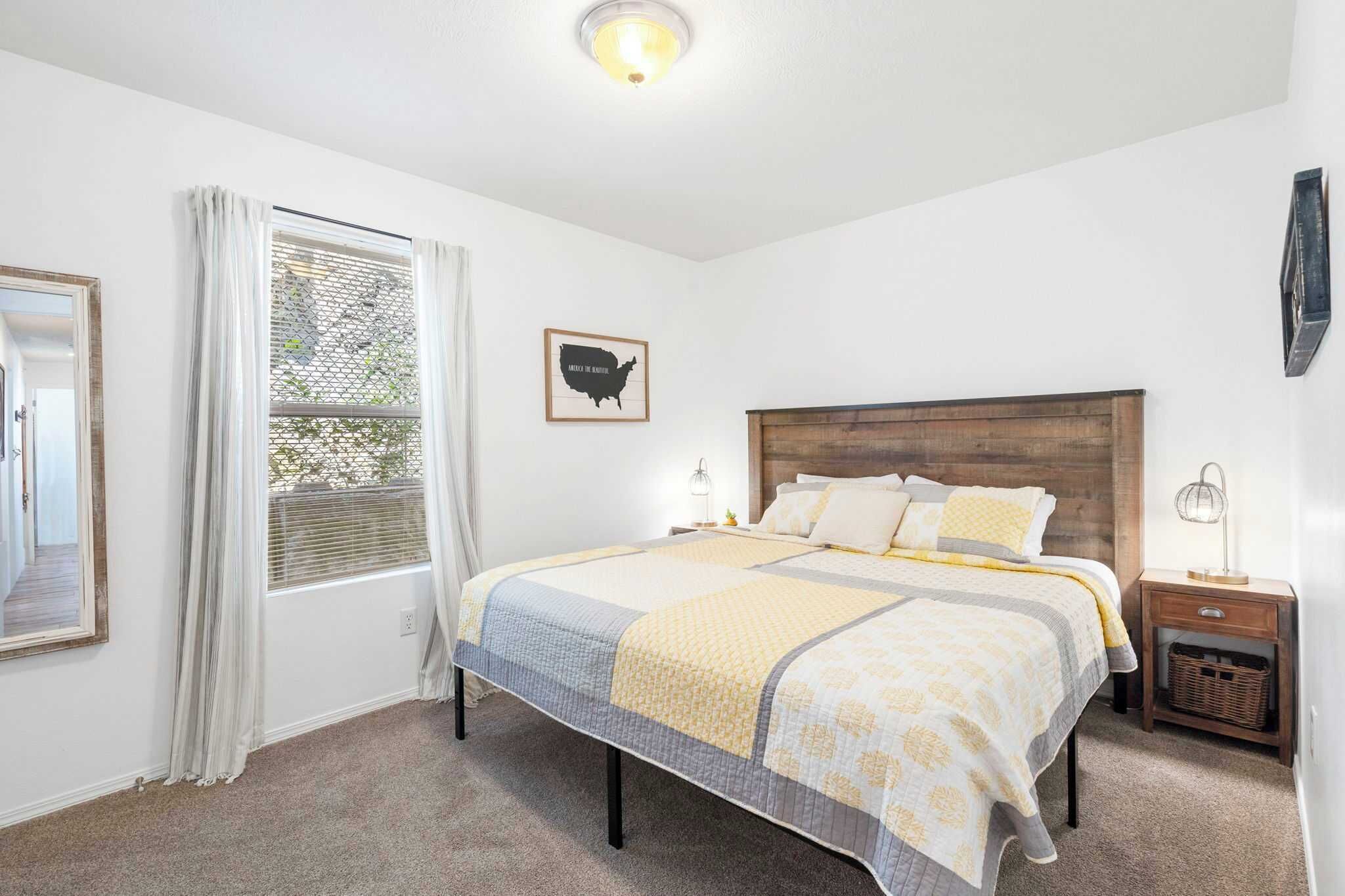 Appart'hôtel, plusieurs lits, patio, vue jardin (Rustic Retreat) | 3 chambres, décoration personnalisée, ameublement personnalisé