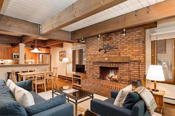 TV, fireplace - Cottonwoods Unit 1F | Stylish Condo with Excellent West End Location, Wood-Burning Fireplace (Aspen)