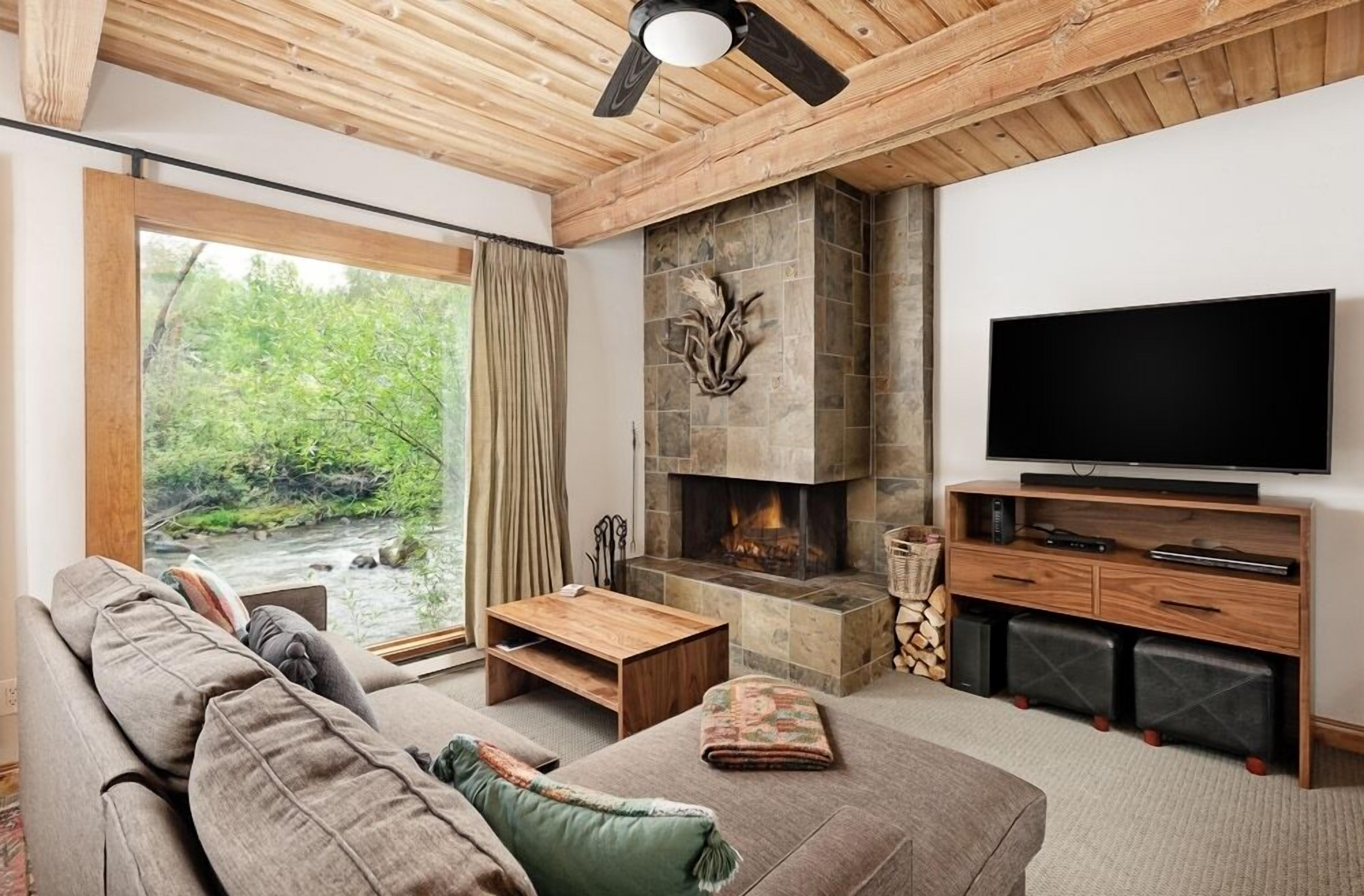 Chateau Roaring Fork Unit 21 | Riverfront Condo, 4 Blocks f/ Aspen Mountain