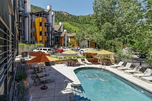 Opvarmet pool