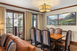 Interior - The Ritz-Carlton | Three-Bedroom Premier Residence 8305, Ski-in & Ski-out Resort in Aspen Highlands (Aspen)