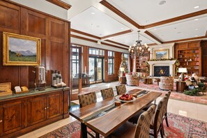 Dining - The Ritz-Carlton | Two-Bedroom Premier Residence 8307, Ski-in & Ski-out Resort in Aspen Highlands (Aspen)