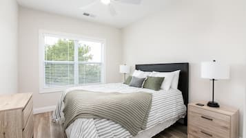 2 chambres, bureau, Wi-Fi, draps fournis