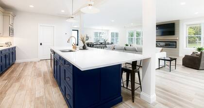 Victory Views Main House: Luxury Home for 20 Ppl