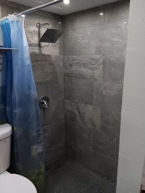 Handtücher, Seife, Toilettenpapier