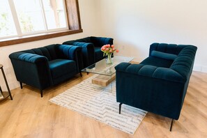 Premier-Ferienhütte, Mehrere Schlafzimmer | Wohnbereich