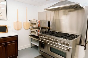 Shared fridge, microwave - Silver Ridge Ranch (Easton)