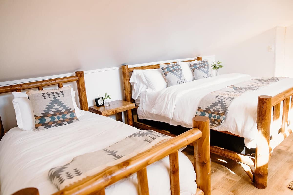 Kamar Keluarga, Beberapa Tempat Tidur, Bebas Asap Rokok, pemandangan gunung | 8 kamar tidur dan seprai linen