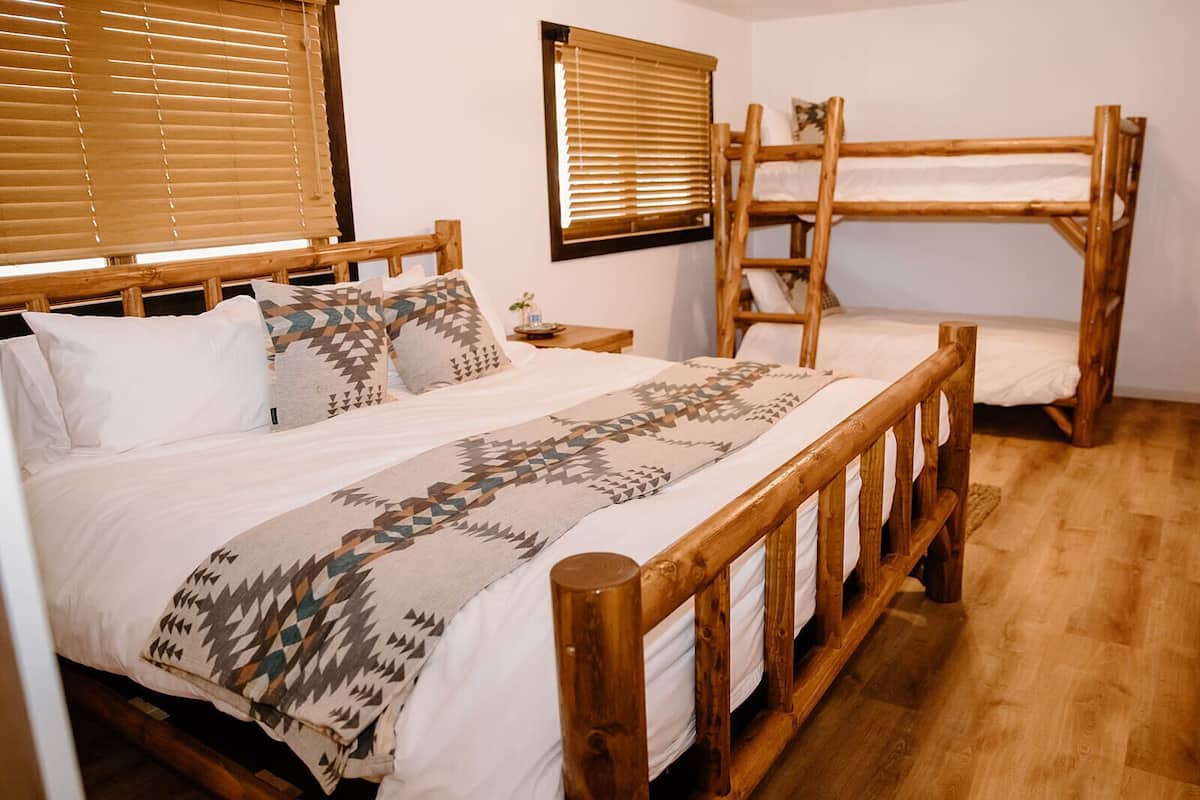 8 kamar tidur dan seprai linen