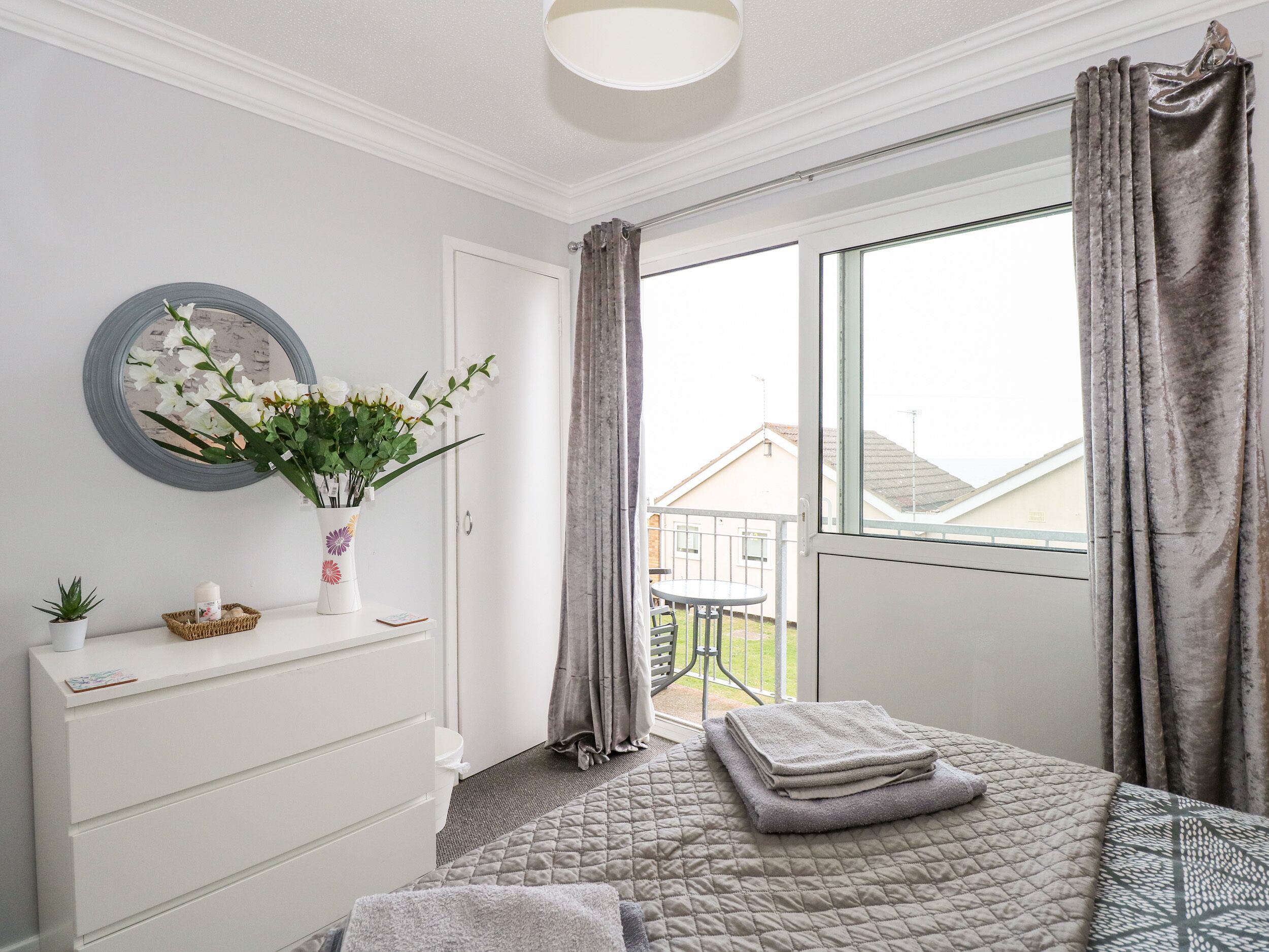 3 bedrooms, individually decorated, individually furnished, free WiFi