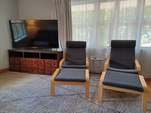 Interior - Naperville Historic District walk to downtown, bars, restaurants, train, schools (Naperville)