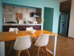 Dining - Local Experience comfortable and stylish Apartment (Playa del Carmen)