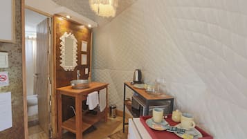 Design Tent | Private kitchen | Mini-fridge, microwave, espresso maker, cookware/dishes/utensils