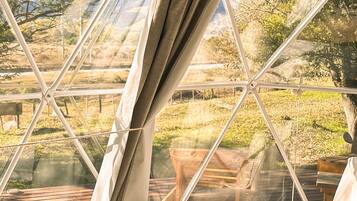 Design-telttamajoitus | Näkymä huoneesta