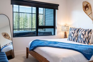 Condo | 2 bedrooms, iron/ironing board, free WiFi