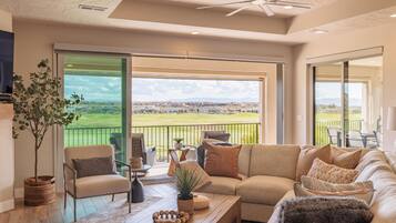 House, Multiple Beds (Red Mountain) | Living area