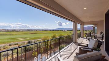 House, Multiple Beds (Red Mountain) | Property grounds