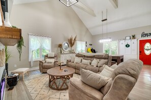 TV, fireplace, ping pong - Sevierville Family Home w/ Hot Tub! (Sevierville)