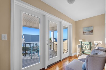 Spacious Dog-Friendly Home | Family Tides | My Beach Getaways