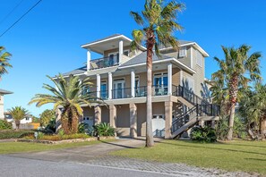 Exterior - Spacious Dog-Friendly Home | Family Tides | My Beach Getaways (Pensacola Beach)