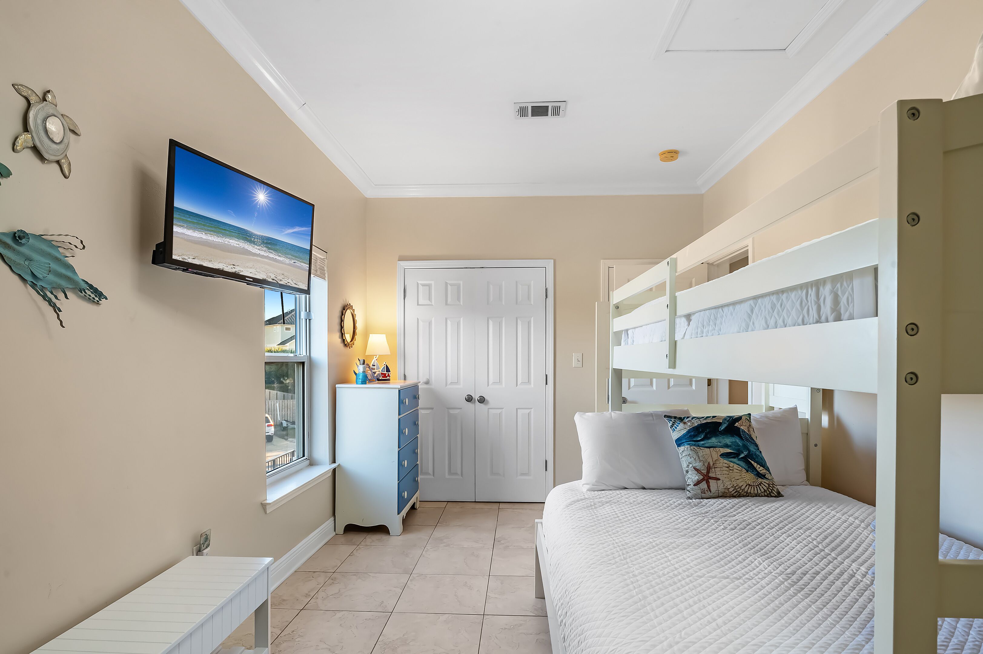 5 chambres, fer et planche à repasser, Wi-Fi gratuit, draps fournis