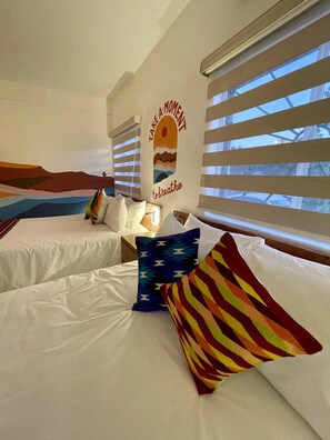 Quarto quádruplo sênior | Roupas de cama premium, individualmente decorados