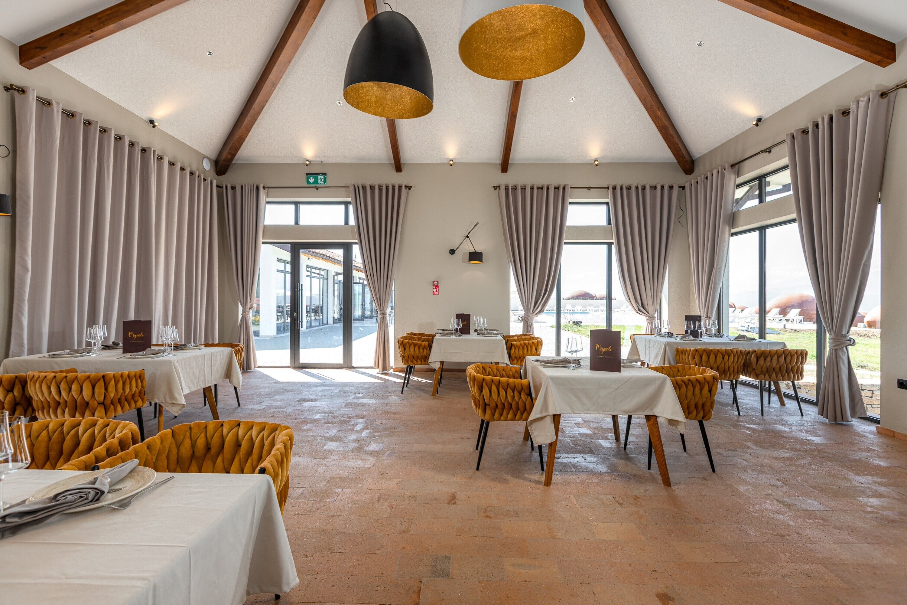 3 restaurantes, cocina local