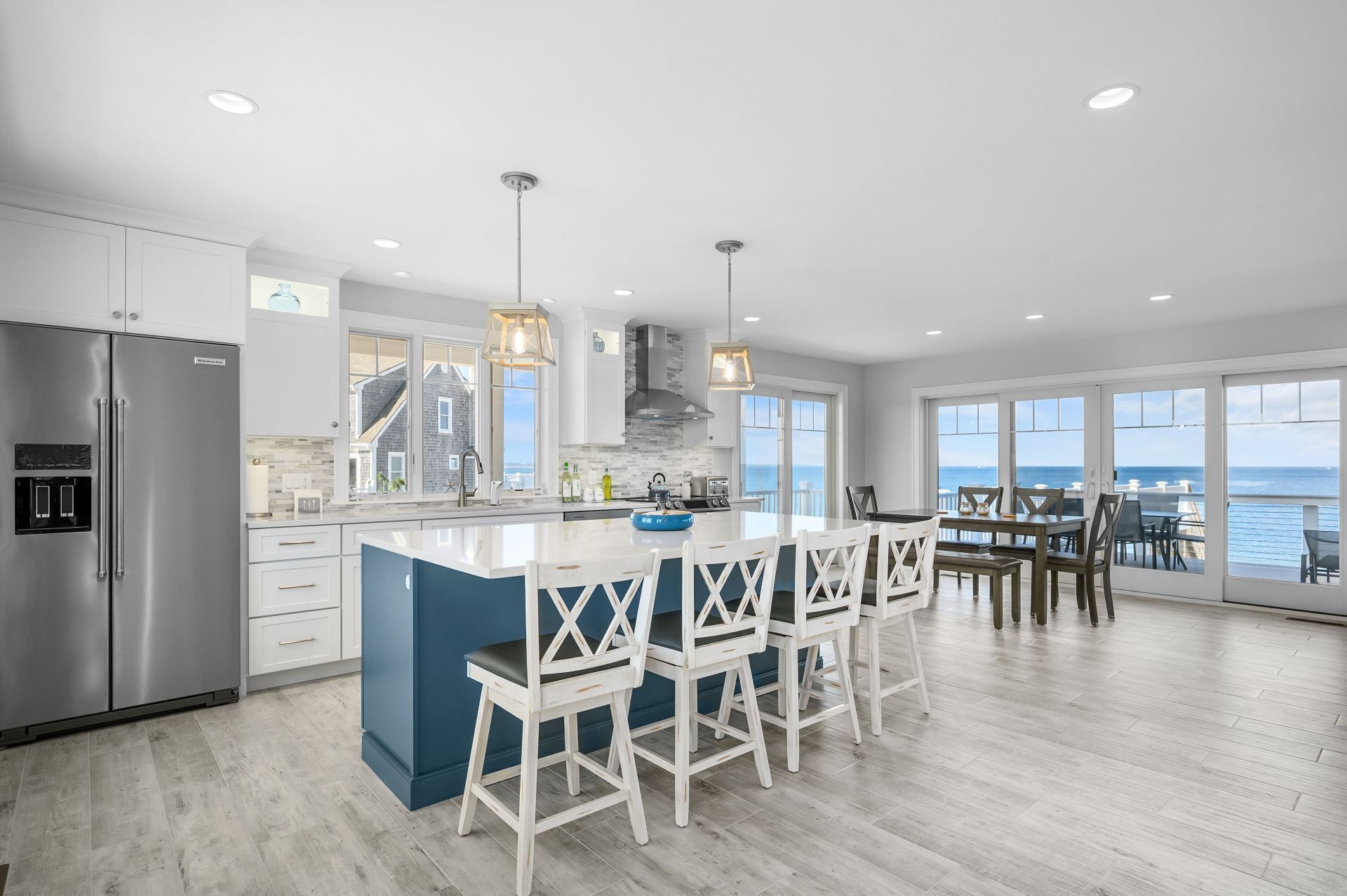 Brand new oceanfront house with panoramic views of the Cape Cod Bay
