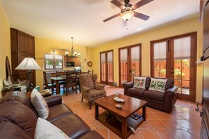 Smart TV, books - Home/Agua viva area near tennis courts (Loreto)