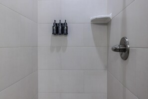 Casa, diversos llits (Peaceful Easy Feeling) | Bany