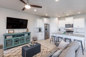 House, Multiple Beds (Peaceful Easy Feeling) | Living area - Peaceful Easy Feeling (St. George)