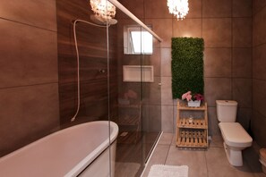 Honeymoon Suite | Bathroom - Castelinho Solemar - Hot Spa (Praia Grande)