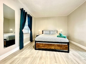 1 bedroom, iron/ironing board, free WiFi, bed sheets - 1-bedroom n Fort Lauderdale w/FREE Parking,Kitchen,Patio-8mins to FLL Airport @2 (Fort Lauderdale)