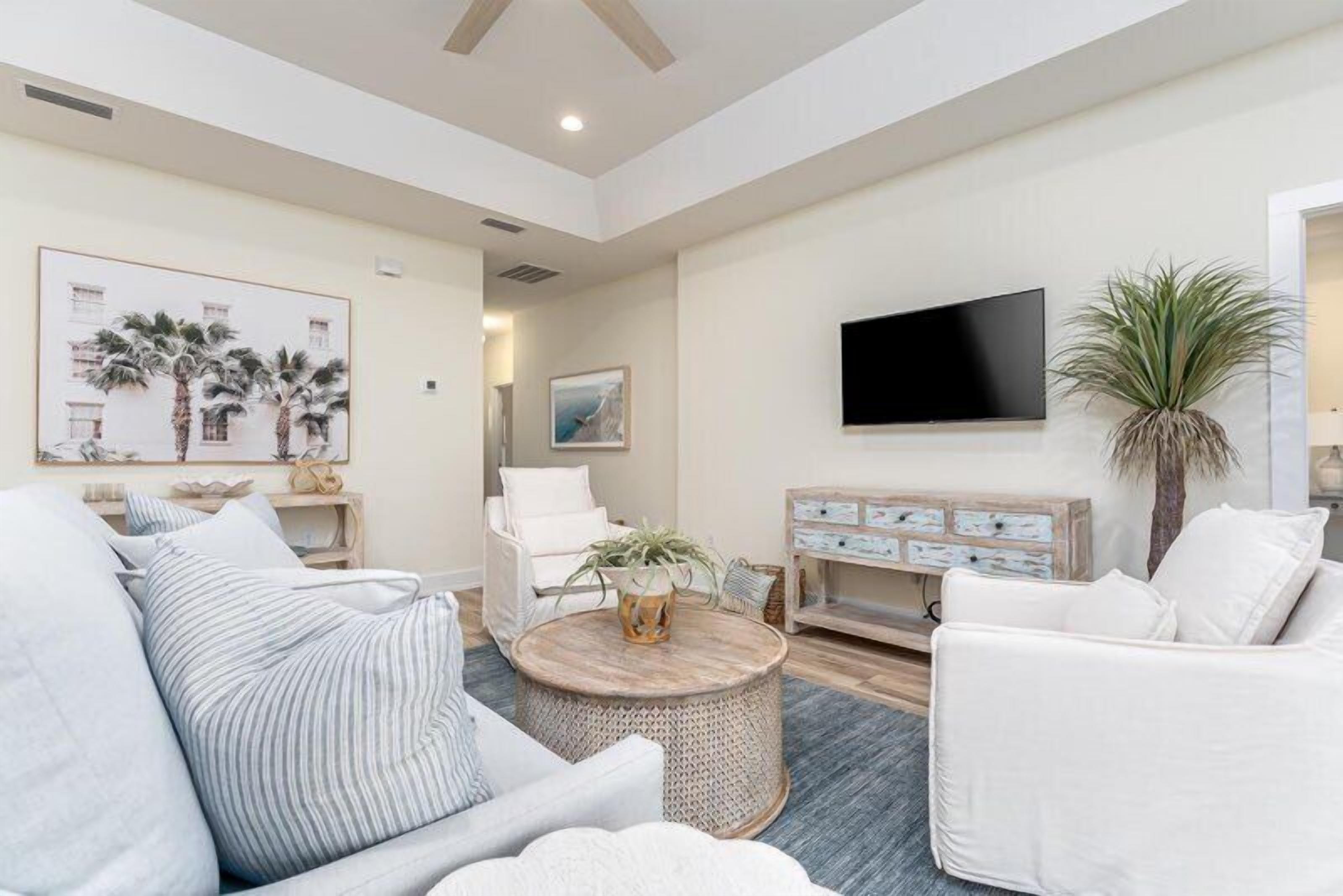 Pet-friendly 3BR PCB Paradise w/ Golf Cart + BIkes