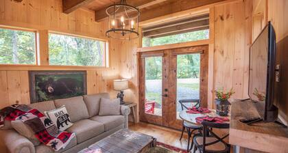 Camp 4 Tiny Homes | #1 Grandfather Mountain | 1 Mi. to Downtown West Jefferson