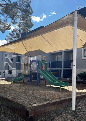 Children's area - Amazing Safari oasis (Las Vegas)