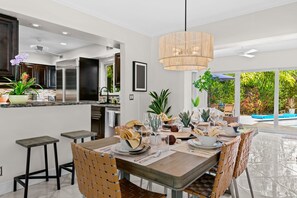 Dining - Mimosa Manor โ A Tropical Heated Pool Oasis in the Heart of Wilton Manors! (Wilton Manors)