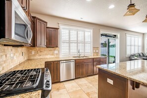 Large kitchen with Island