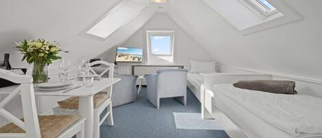 1 bedroom, in-room safe, WiFi, bed sheets