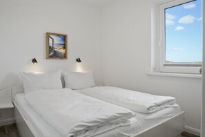 Unclassified image, 4 of 13, button