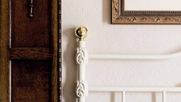 1 Schlafzimmer, laptopgeeigneter Arbeitsplatz, Bügeleisen/Bügelbrett