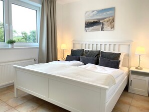 Unclassified image, 5 of 23, button