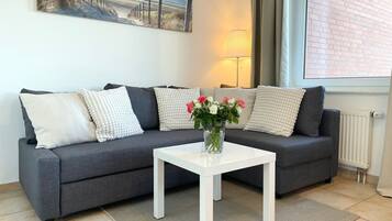 Fernseher, Tischtennisplatte