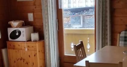 Ferienwohnung 85qm, Balkon, KĂŒche, 2 Schlafzimmer, Wohnzimmer, max 6 P