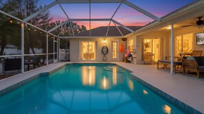 Outdoor pool, a heated pool - Free Heated Pool, Baby Gear, Shuffleboard, EV charger, Near beach, UTC mall, SRQ (Sarasota)