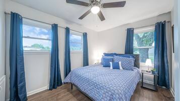 4 bedrooms, iron/ironing board, free WiFi, bed sheets