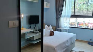 Standard Apartment | 1 bedroom, minibar, individually decorated, individually furnished